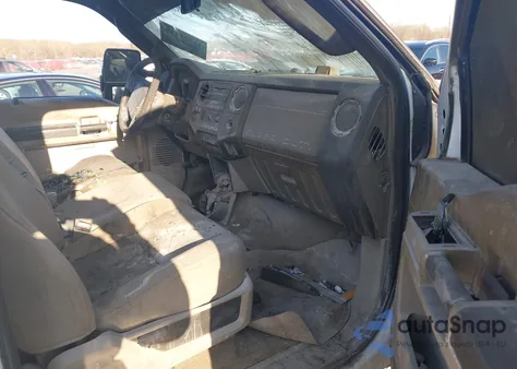 2008 Ford F-350 Chassis Lariat/Xl/Xlt z USA, uszkodzony, nr VIN 1FDSW355X8EC85474